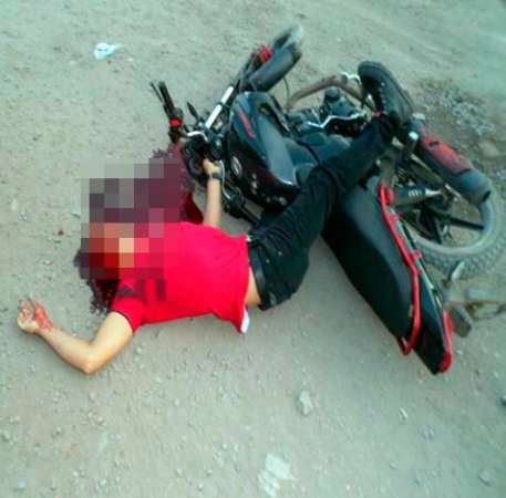 Fallece tras caer de motocicleta en movimiento en Tuzantla, Michoacán 
