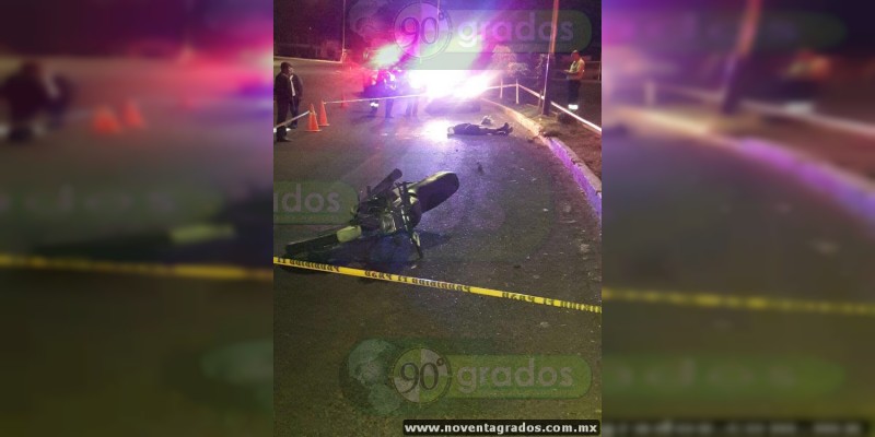 Muere motociclista en accidente en Zitácuaro; no portaba casco protector  - Foto 0 