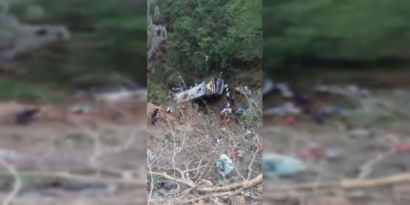 17 muertos tras desbarrancarse autobús en Chiapas - Foto 0 