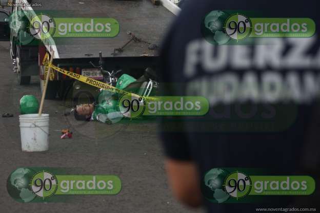 Fallece motociclista tras chocar contra grúa, en Morelia