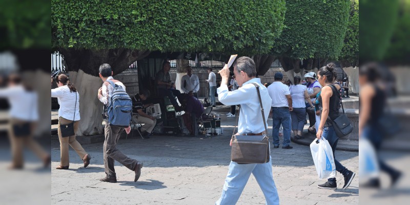 Refuerzan acciones autoridades de salud para evitar golpes de calor 