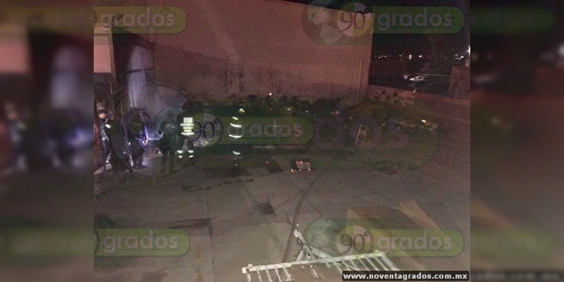 Se registra incendio en agencia de motos Honda en La Piedad, Michoacán - Foto 2 