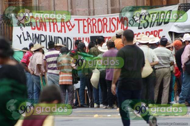 Autoridades reciben comisión del FNLS; retiran bloqueo en el Centro Histórico - Foto 1 