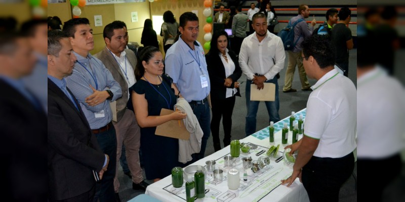 Instituto Tecnológico Superior de Uruapan, por la divulgación de  ciencia y tecnología: Directora del plantel 