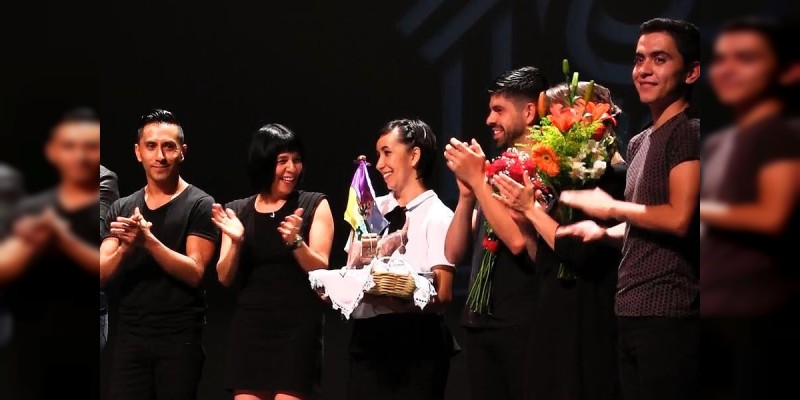 Reconoce Secum a “La Serpiente” en su 16 aniversario 