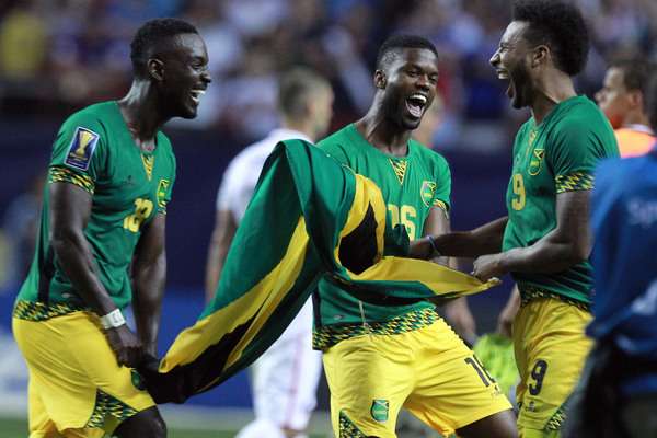 Jamaica vence 2-1 a Estados Unidos y avanza a final de Copa Oro 