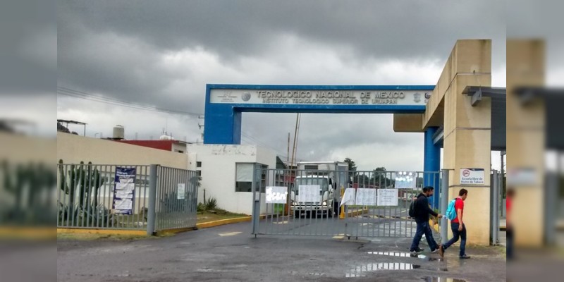 Vive Tecnológico Superior de Uruapan guerra fría del sindicato y la dirección  