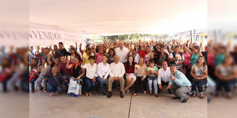 Entrega SCT apoyos del programa empleo temporal en Morelia por 237 mil pesos 