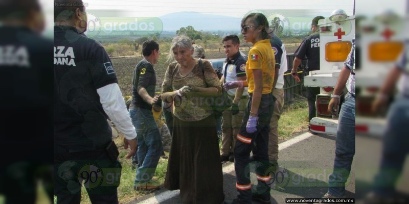 Volcadura de autobús sobre la Zamora - La Piedad deja 10 heridos - Foto 3 