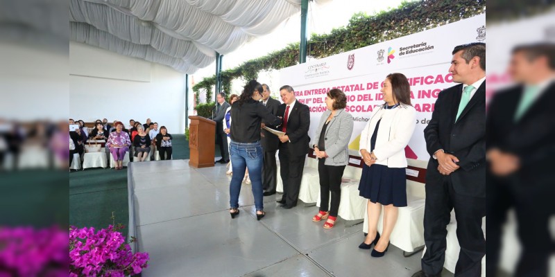 Estudiantes y docentes michoacanos reciben la certificación internacional "Elash II" de dominio del inglés  