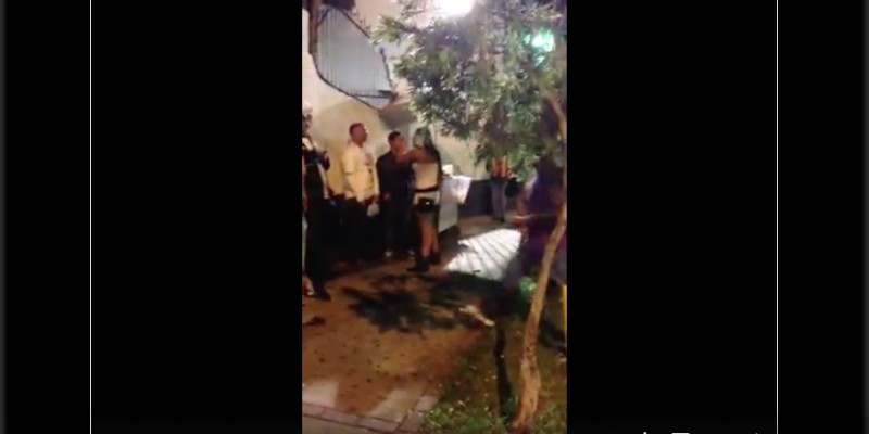 Mujer golpea a su novio y el joven reacciona aún peor 