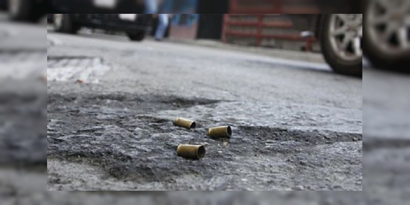 Asesinan a tiros a dos personas  en Apatzingán 
