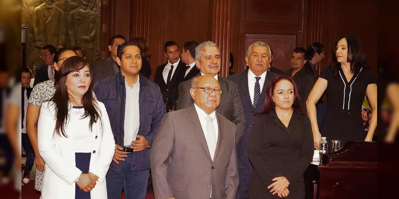 Gilberto Zarco Saucedo, rindió protesta como Presidente Municipal Provisional de Huetamo 
