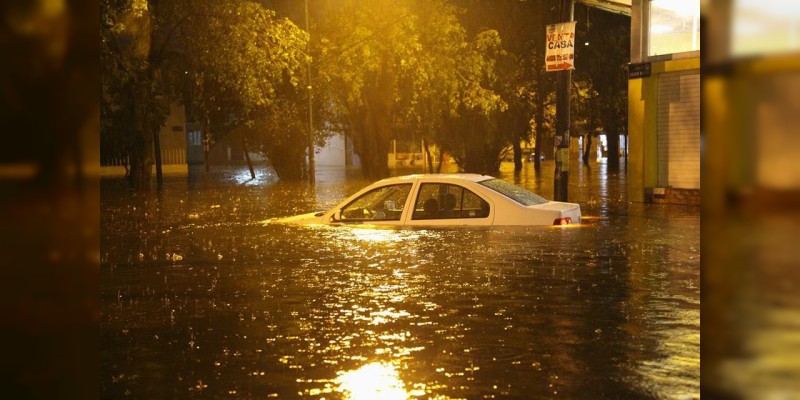 Atiende PC Estatal afectaciones por lluvias en Morelia - Foto 0 