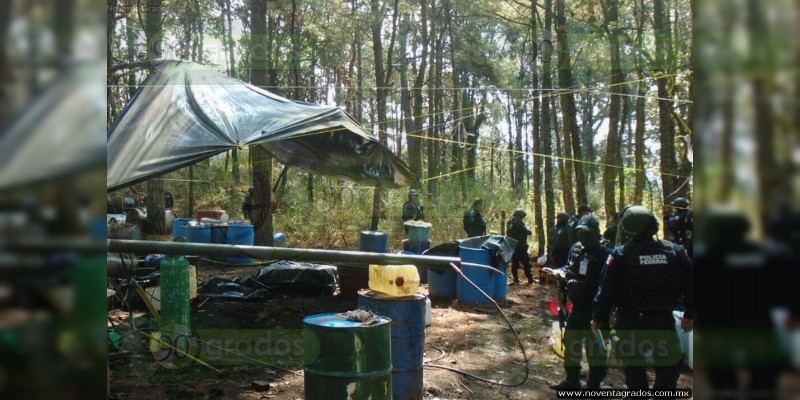 Destruyen 'narcolaboratorio' en Uruapan, Michoacán - Foto 1 