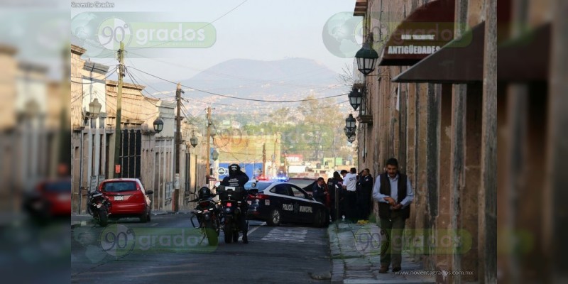Morelia: Policías auxiliares se lían a balazos, uno está grave el otro huyó  - Foto 3 