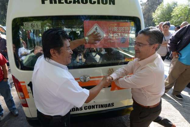 Transportistas se suman a la campaña municipal PeatónEs Primero‏ 