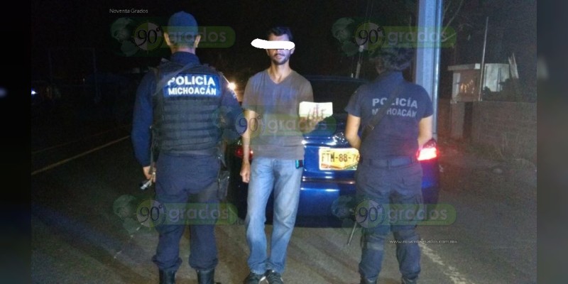 Apatzingán: Detienen a sujeto con más de 8 mil dólares  - Foto 0 