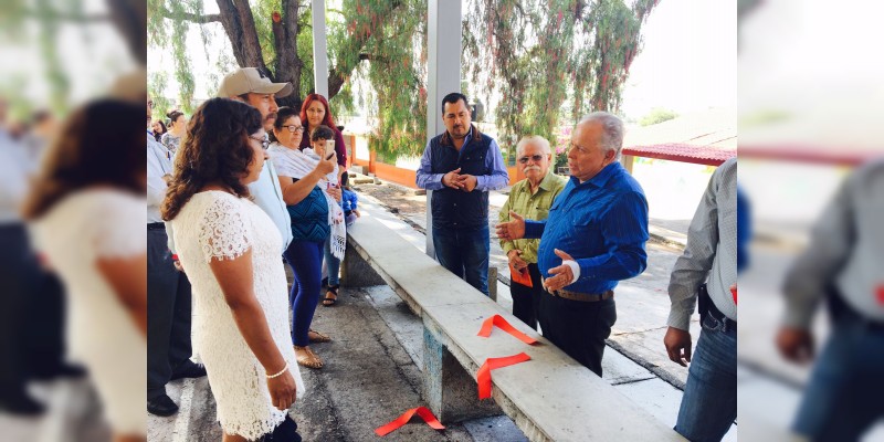 Inauguran la techumbre de la cancha de usos múltiples en la institución escolar Primaria Vicente Guerrero en Tarimbaro  - Foto 0 