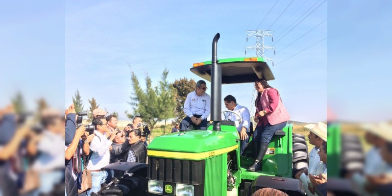 Supera expectativas solicitudes de tractores de Michoacán, A Toda Máquina 