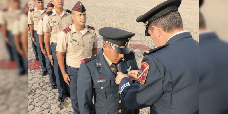 Ceremonia de entrega de Distinción de Desempeño al personal de la 21 Zona Militar 
