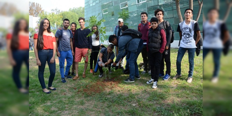 Estudiantes de Arquitectura participan en la reforestación de Ciudad Universitaria 
