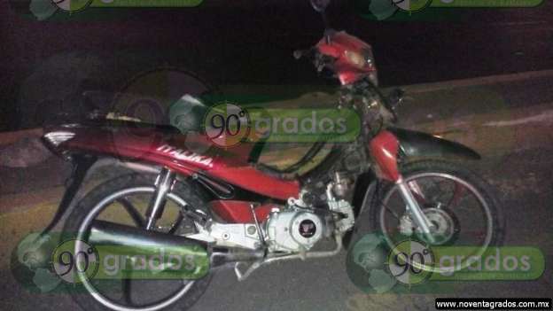 Entre la vida y la muerte, joven alcoholizado que cayó de su motocicleta en Apatzingán, Michoacán - Foto 3 
