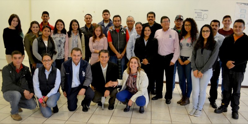 Inició en Instituto Tecnológico Superior de Uruapan programa  Delfin, de investigación 