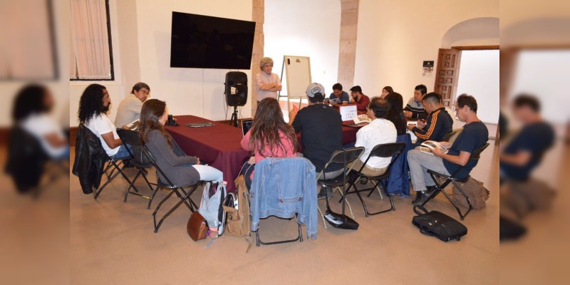 Rogelio Cuéllar comparte su conocimiento de fotografía en Clavijero 