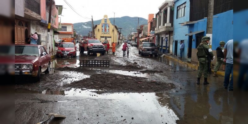 Afectaciones deja fuerte lluvia en Los Reyes - Foto 1 