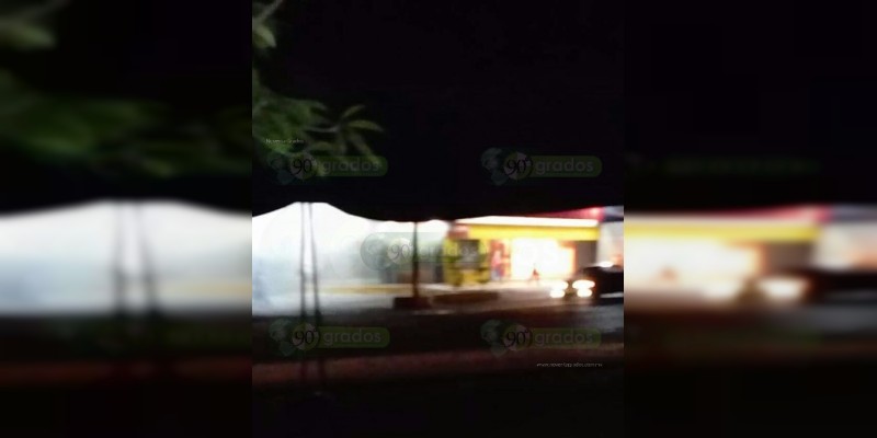 Atacan con bombas incendiarias dos tiendas en Apatzingán - Foto 5 