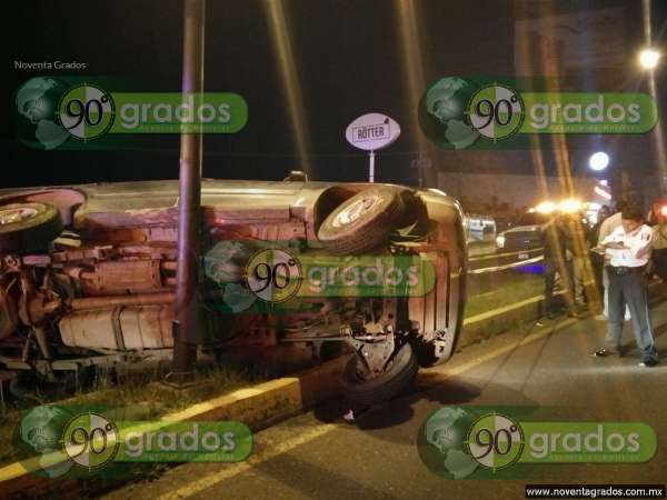 Volcadura en Morelia deja un muerto - Foto 2 
