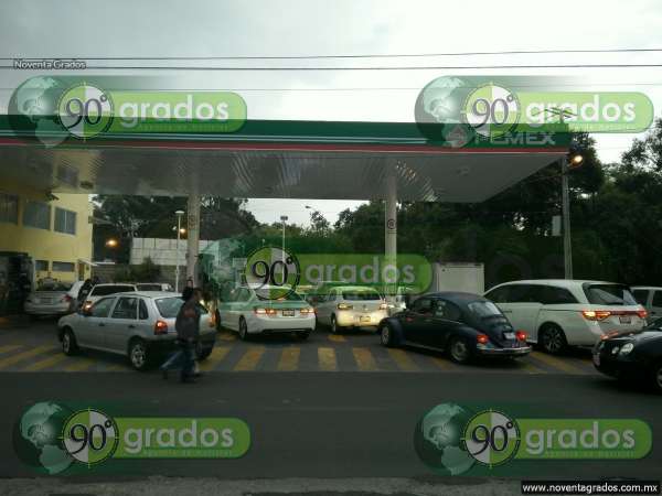 Sujetos armados asaltan gasolinera en Morelia - Foto 1 