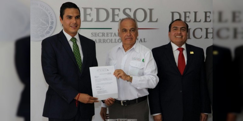 Rinde protesta Sergio Flores como Gerente de Liconsa en Michoacán  