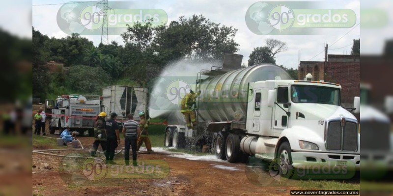Aseguran 150 mil litros de turbosina y detienen a nueve en Edomex 