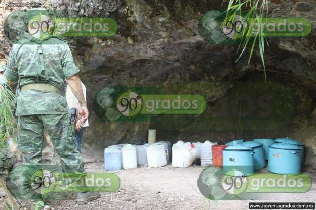 Aseguran narcolaboratorio y decomisan casi 100 kilogramos de “cristal” en Parácuaro, Michoacán - Foto 7 