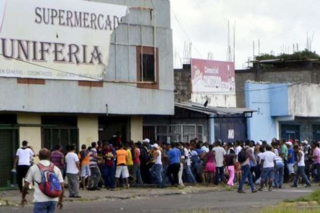 Saqueo a comercio en Venezuela deja un muerto y 27 detenidos - Foto 1 