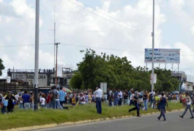 Saqueo a comercio en Venezuela deja un muerto y 27 detenidos - Foto 2 