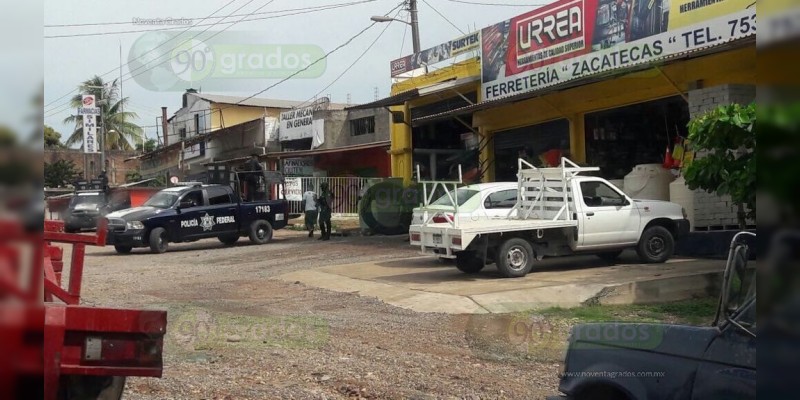 Lázaro Cárdenas: Lo balean al robarle su auto, está herido - Foto 1 