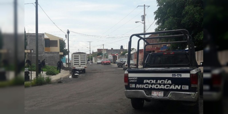 Detiene Policía Michoacán a cinco tras reporte de robo armado en Zamora 