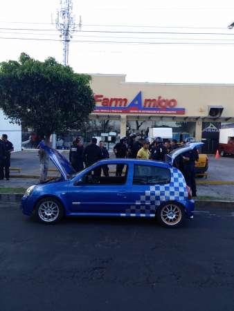 Policías protagonizan balacera en Morelia 