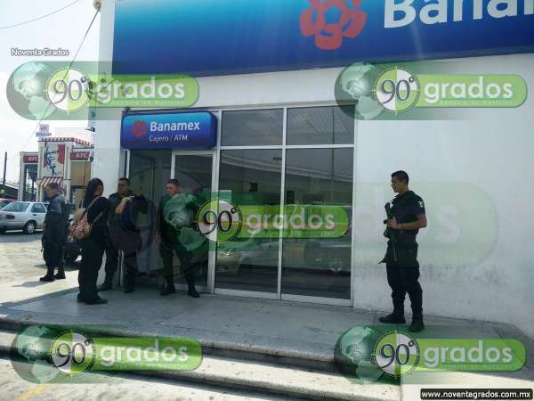 Asaltan a clientes y empleados de sucursal de Banamex en Morelia