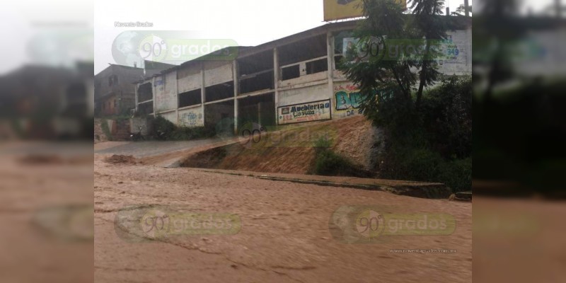 Lluvia provoca afectaciones en Zitácuaro  - Foto 0 