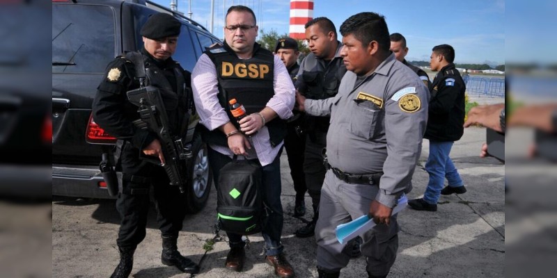 Un juez federal decretó la prisión preventiva oficiosa a Javier Duarte  