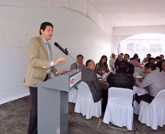 Pide Alfonso Martínez coordinación entre municipios y CMIC para detonar obra pública
