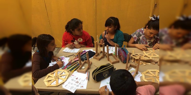 Niños aprenden y se divierten en el Museo del Estado  