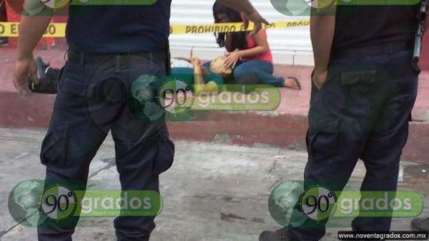 Fotogalería: Ejecutan a balazos a conocido comerciante en Apatzingán, Michoacán - Foto 1 