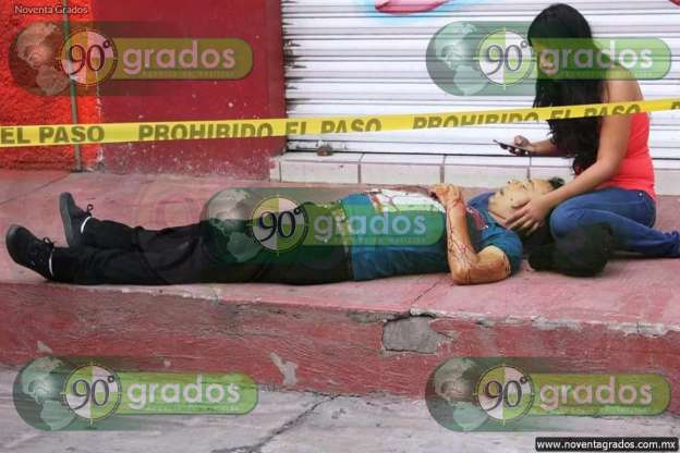 Fotogalería: Ejecutan a balazos a conocido comerciante en Apatzingán, Michoacán - Foto 3 