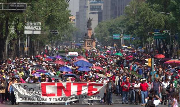 CUARTO PODER ... Obligado, fusilando 