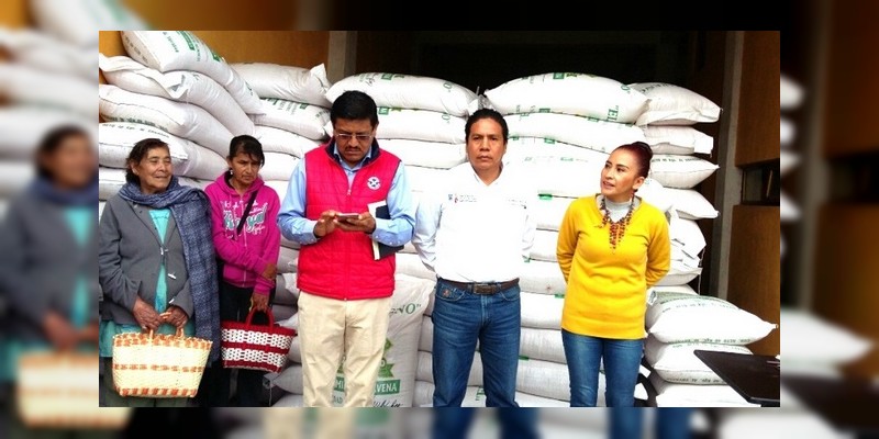 Entrega Sedrua 15 toneladas de semilla de avena en Salvador Escalante  